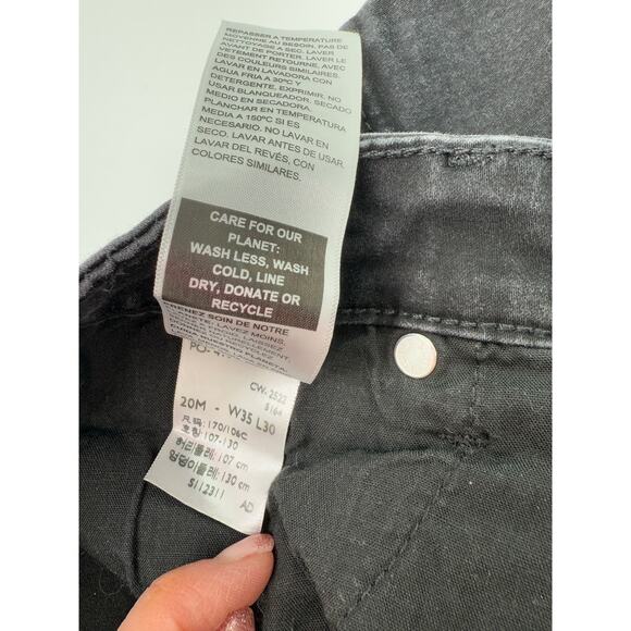 Levi’s Women’s Black Jeans | Size 35/30 (True Waist 36”) | Classic & Comfy - Picture 4 of 6